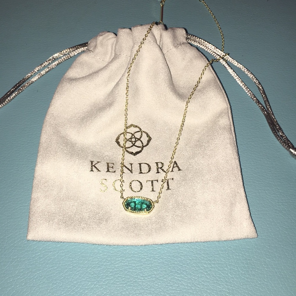Kendra Scott Necklace (Green NWOT)